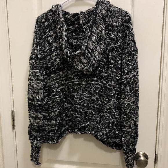 Volcom Sweater with Hood - Picture 4 of 4